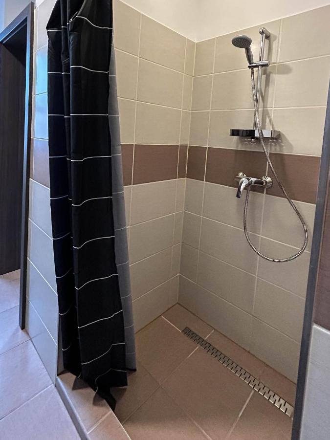 Sflower Apartman Eger Eksteriør billede