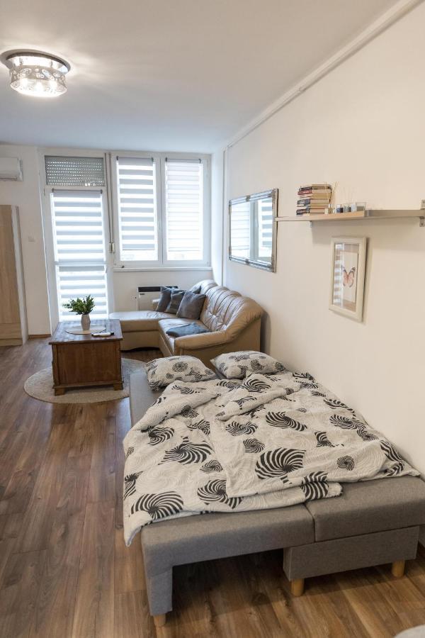 Sflower Apartman Eger Eksteriør billede